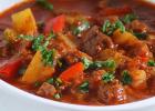 Goulash with gravy in a slow cooker - perfect!