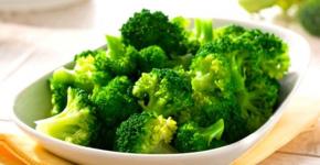 Köögiviljaroog brokoliga Pajaroog liha ja brokoliga ahjus