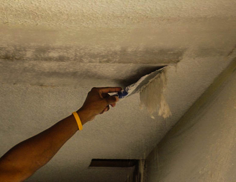 How to paint a ceiling with a water-based emulsion without stains How to paint a ceiling without a paint-stains evenly