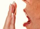 Causes of the appearance of bad breath in an adult